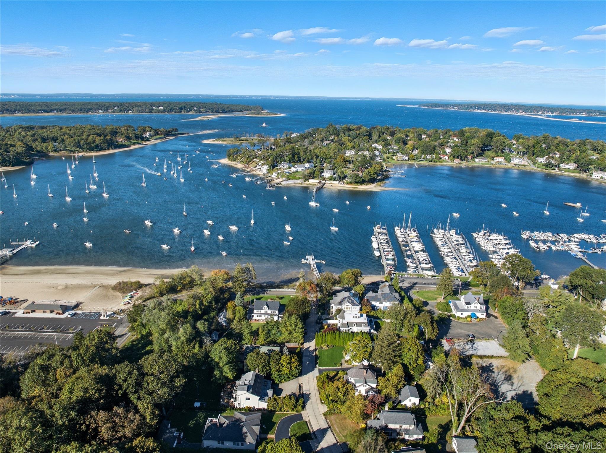 #2 photo, 7 Landing Road, सफ़ोक काउंटी Huntington , NY 11743