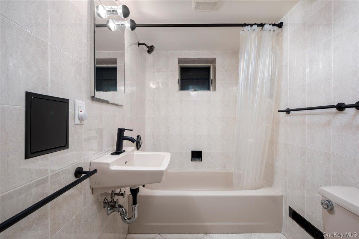 #14 photo, 1325 Stoneybrook Avenue, Mamaroneck , NY 10543