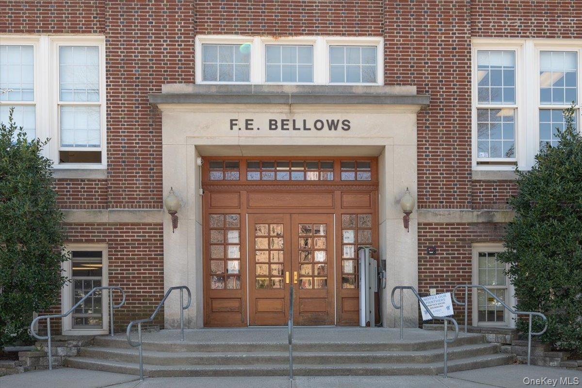 #20 photo, 1325 Stoneybrook Avenue, Mamaroneck , NY 10543