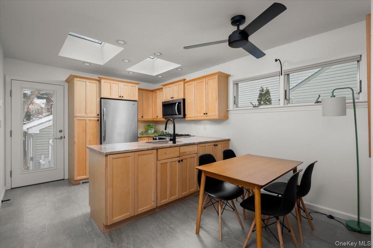 #3 photo, 1325 Stoneybrook Avenue, Mamaroneck , NY 10543