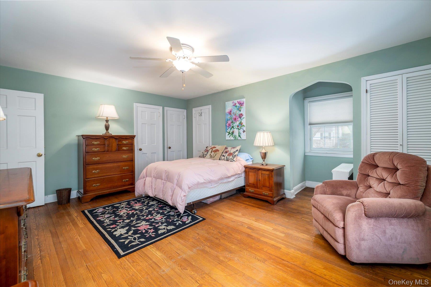 #16 photo, 28 Saint Thomas Place, Malverne , NY 11565