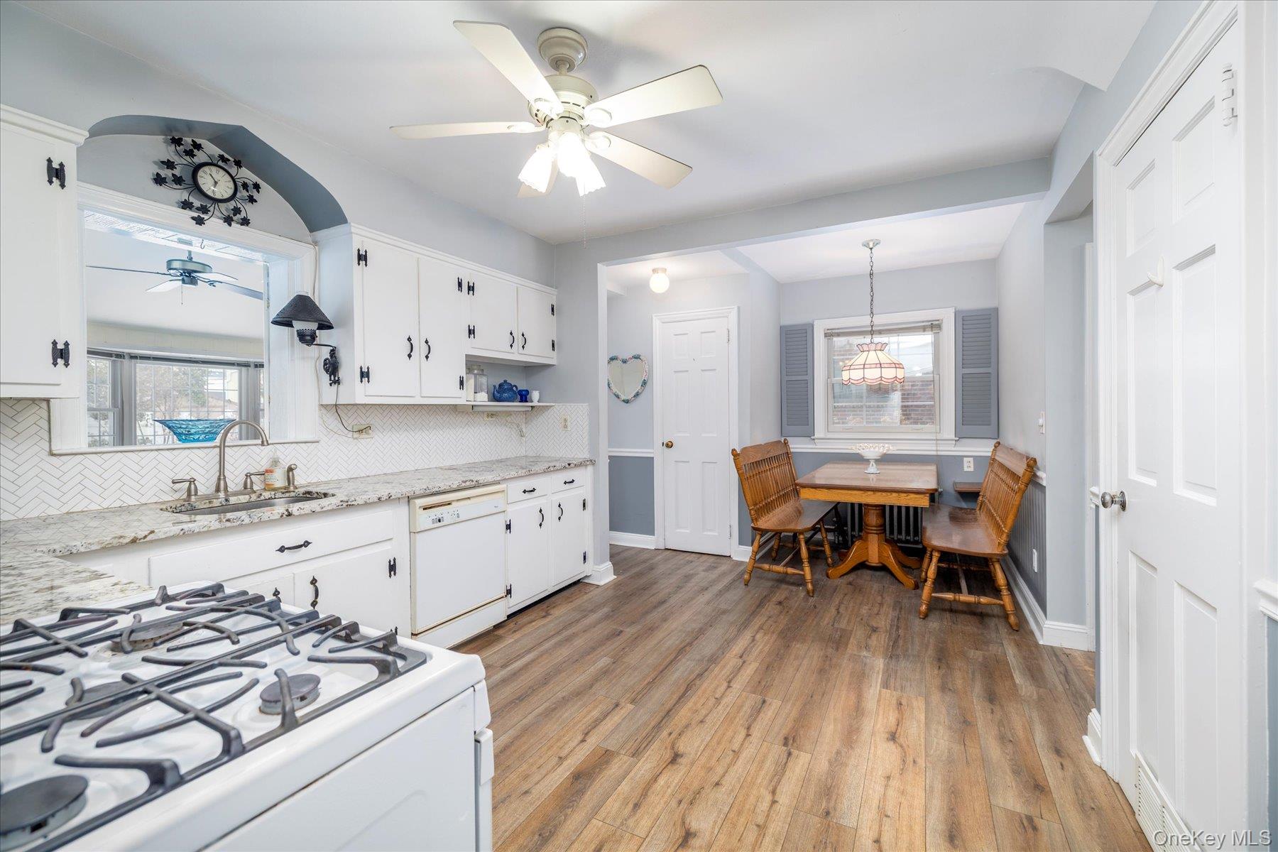 #7 photo, 28 Saint Thomas Place, Malverne , NY 11565