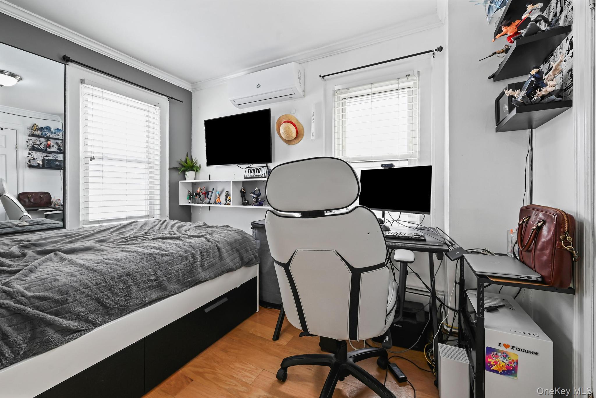 #15 photo, 93-19 201st Street, Hollis , NY 11423