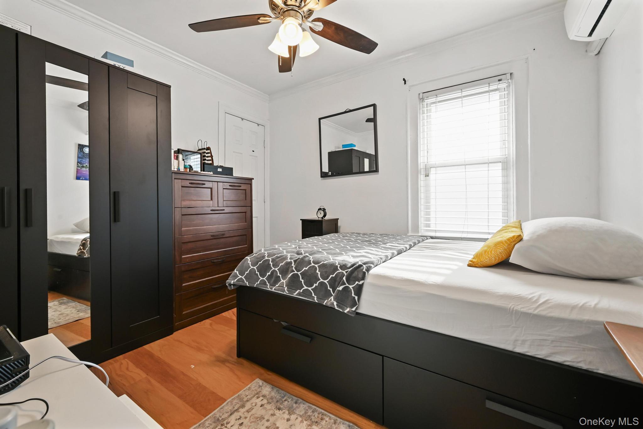 #16 photo, 93-19 201st Street, Hollis , NY 11423