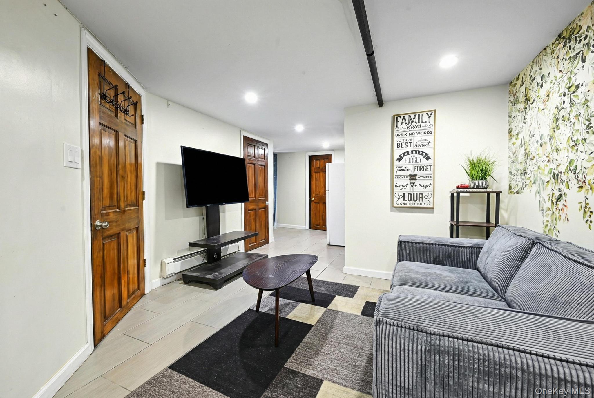 #17 photo, 93-19 201st Street, Hollis , NY 11423