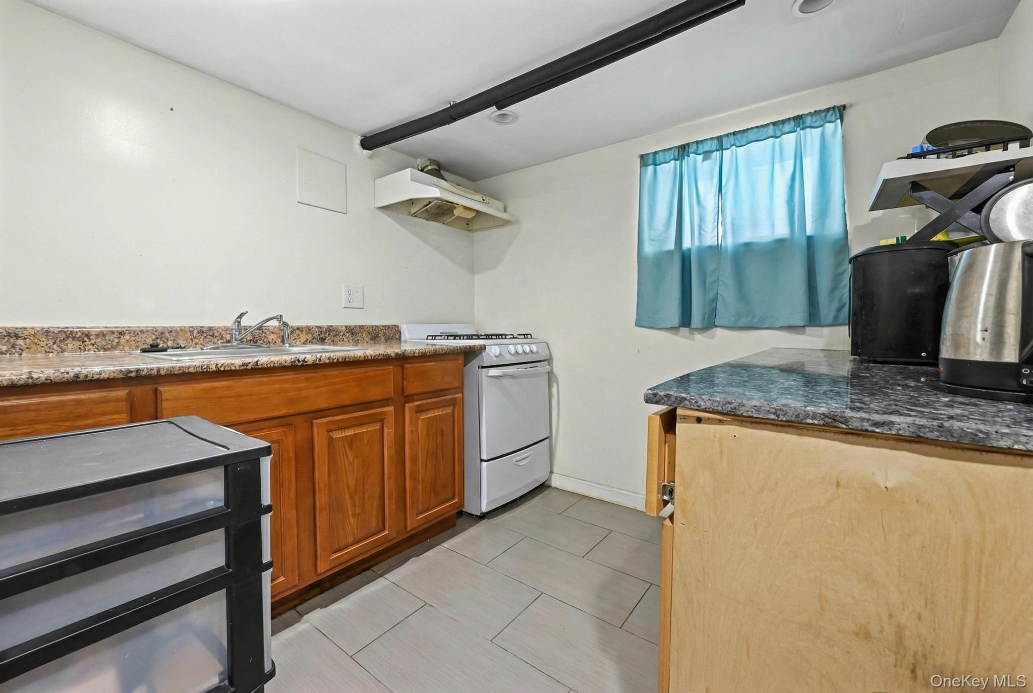 #18 photo, 93-19 201st Street, Hollis , NY 11423