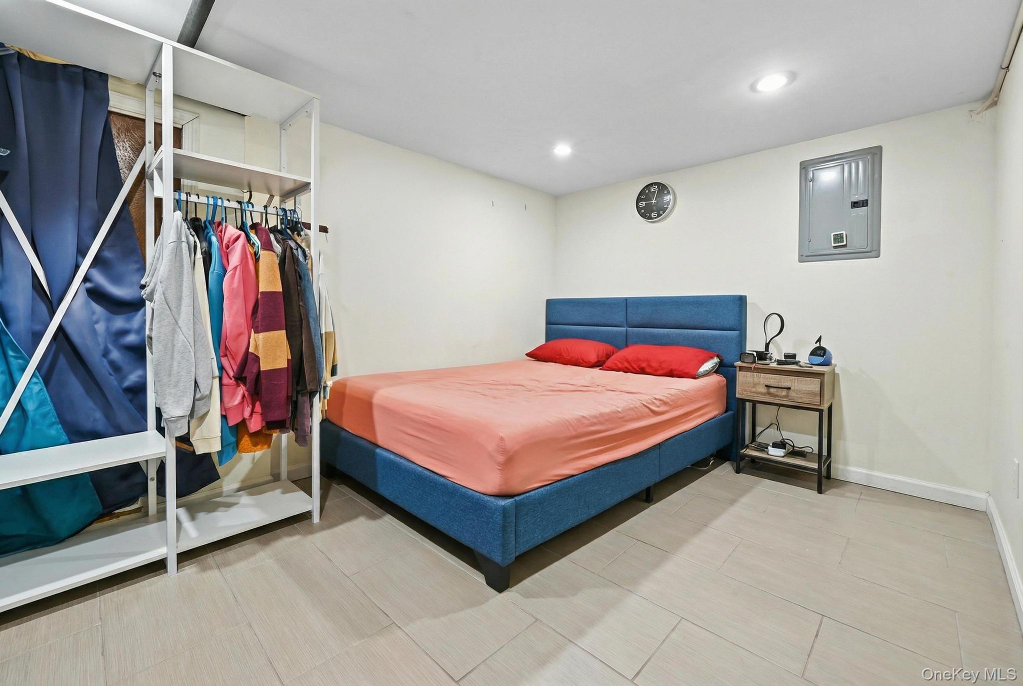 #19 photo, 93-19 201st Street, Hollis , NY 11423