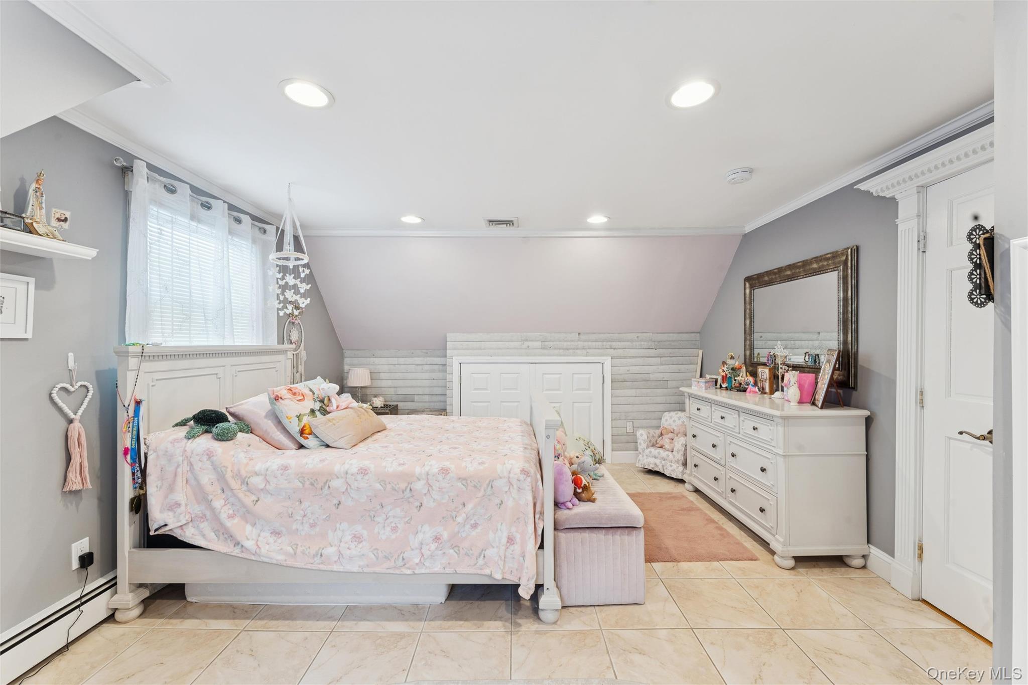 #18 photo, 1066 Merillon Avenue, वेस्टबरी Westbury , NY 11590