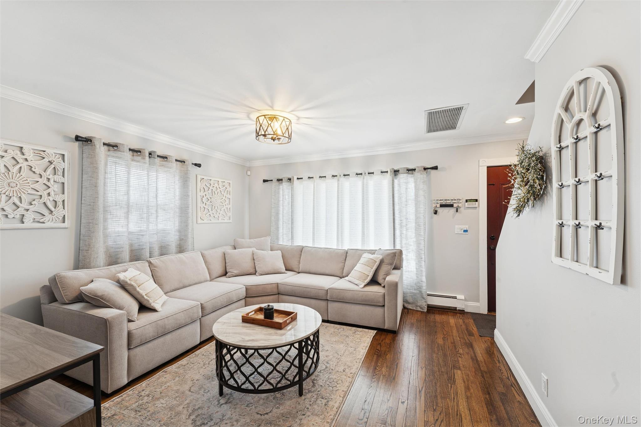 #3 photo, 1066 Merillon Avenue, वेस्टबरी Westbury , NY 11590