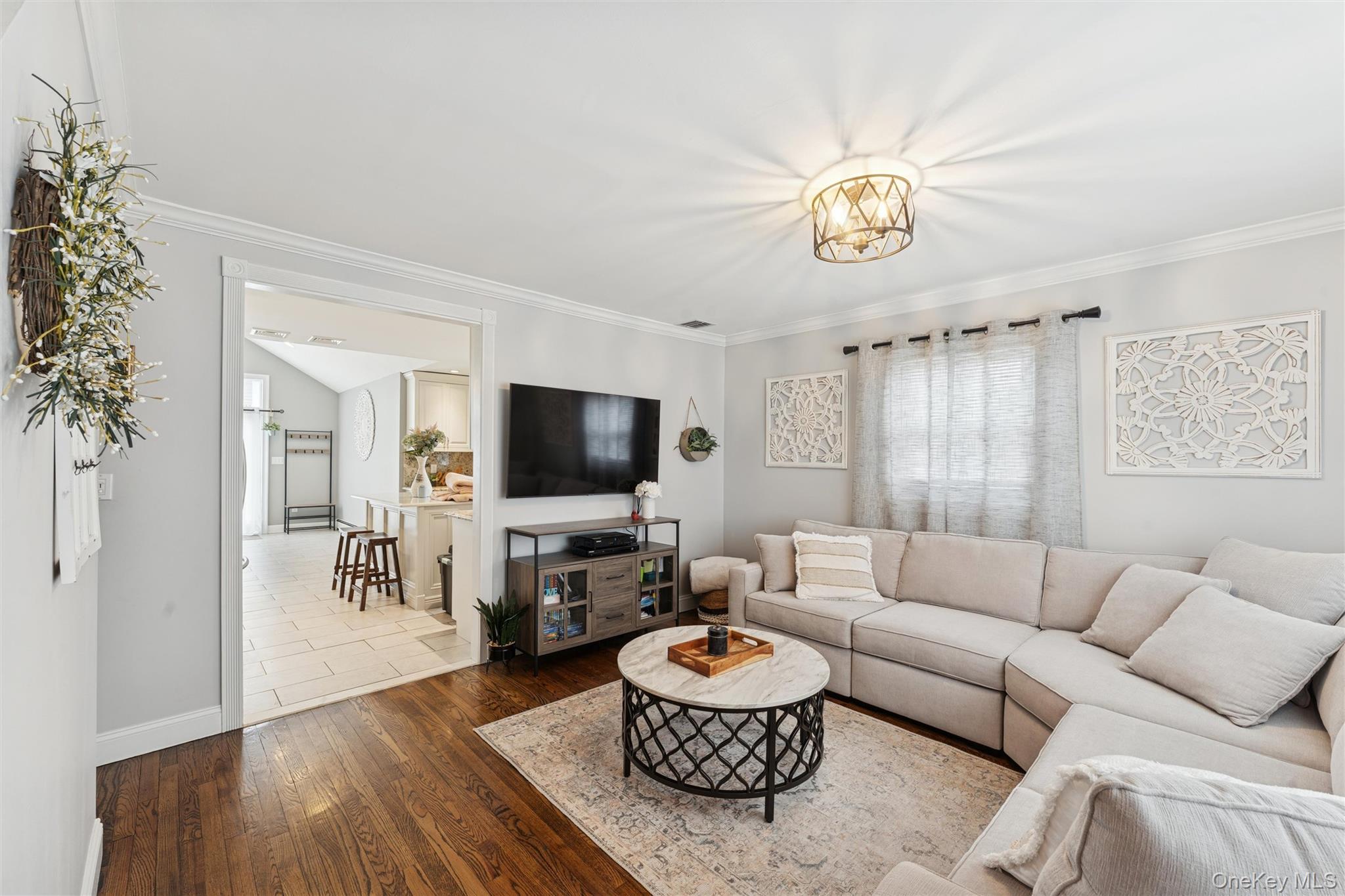 #4 photo, 1066 Merillon Avenue, वेस्टबरी Westbury , NY 11590