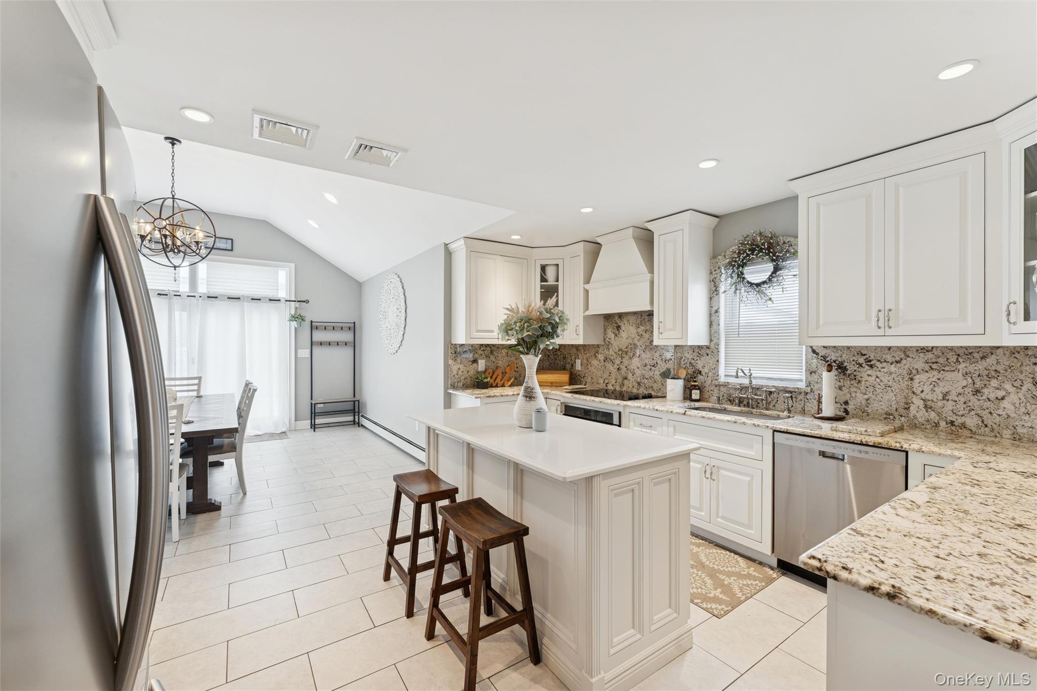 #8 photo, 1066 Merillon Avenue, वेस्टबरी Westbury , NY 11590