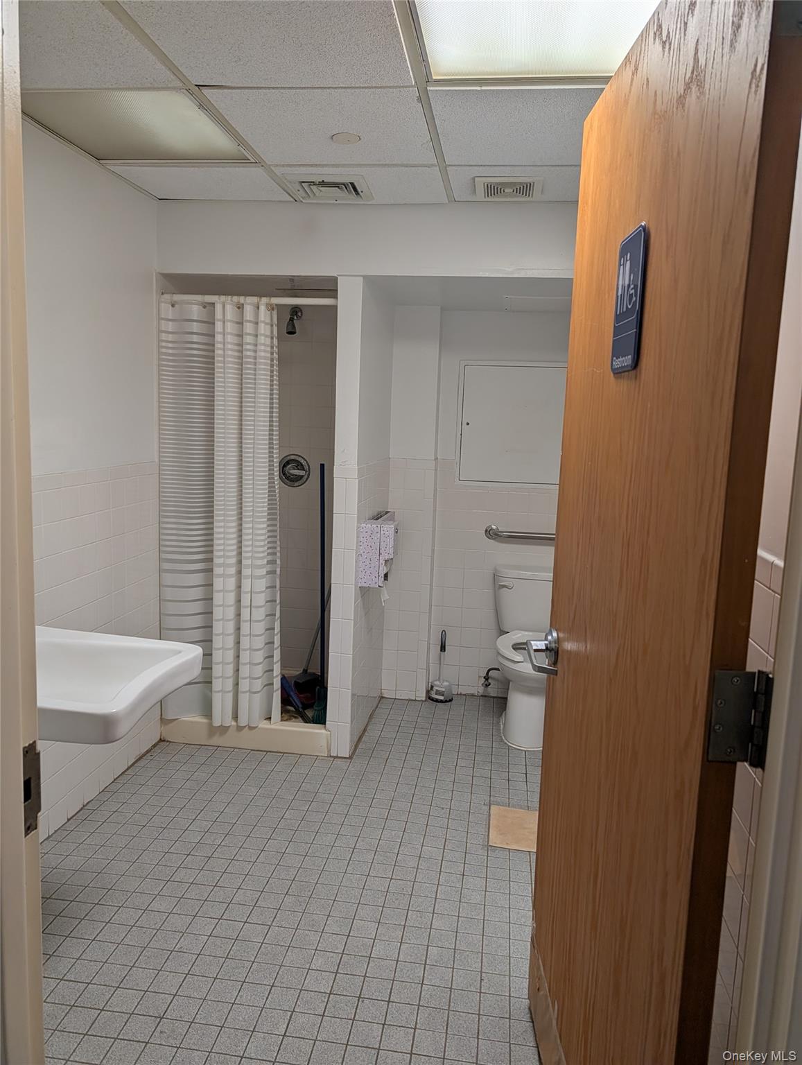 #5 photo, 98-17 Queens Blvd, Rego Park , NY 11374