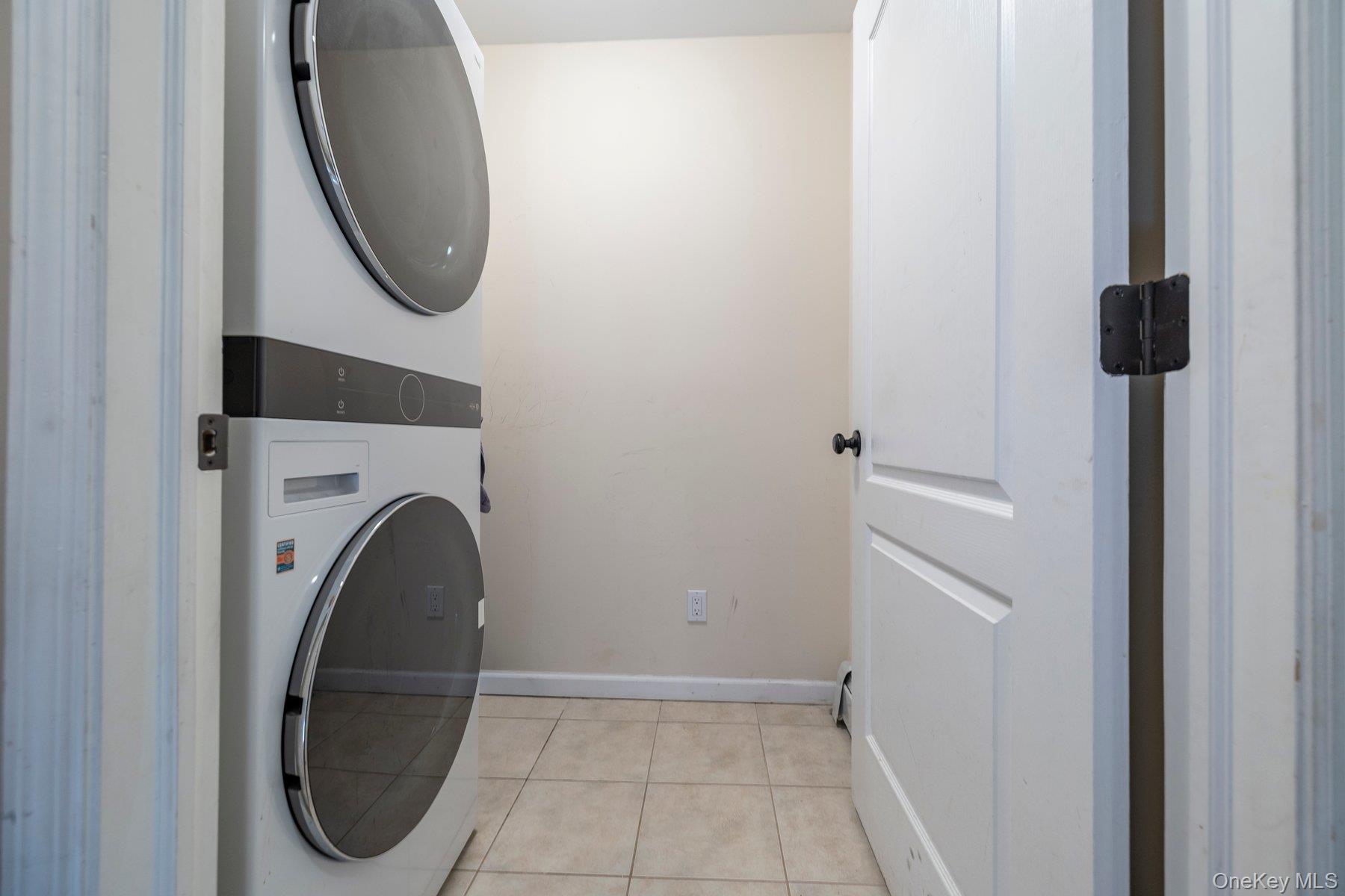 #17 photo, 12 Summit Street, East Patchogue , NY 11772