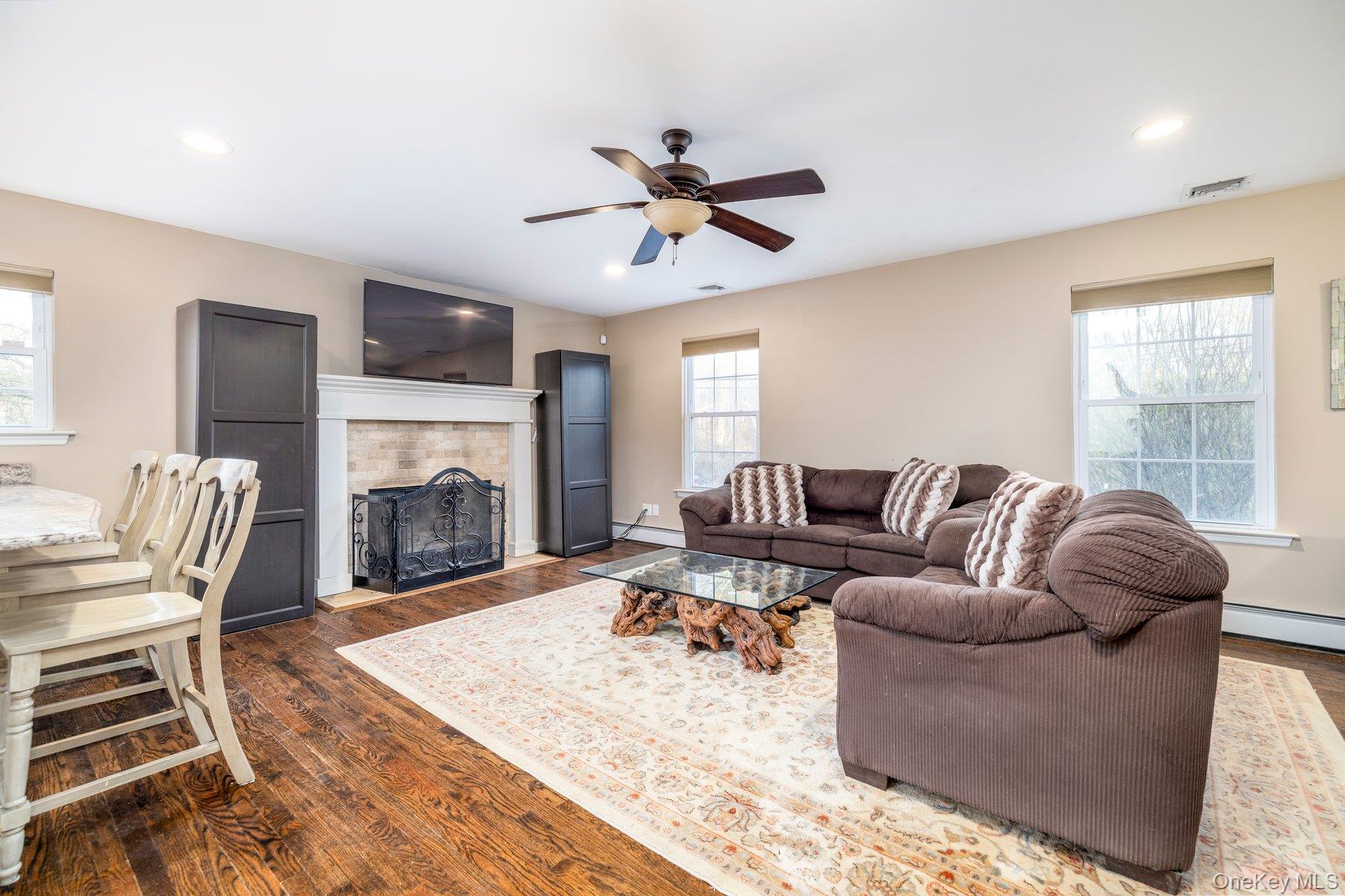 #4 photo, 12 Summit Street, East Patchogue , NY 11772