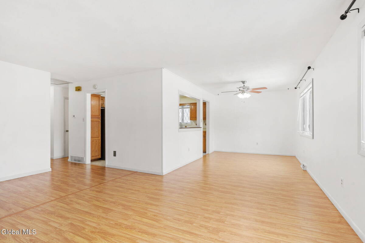 #11 photo, 1041 Gates Drive, Schenectady , NY 12306