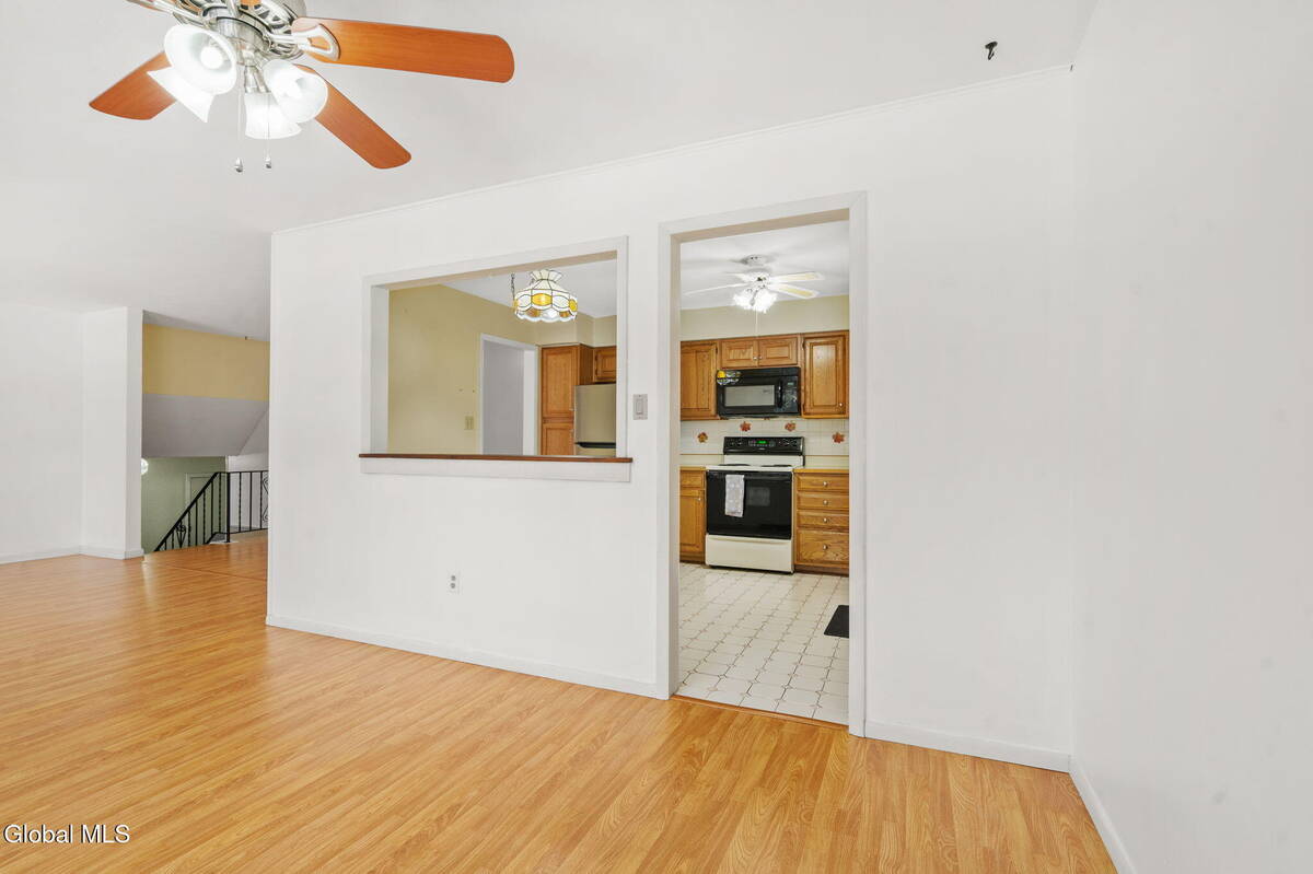 #13 photo, 1041 Gates Drive, Schenectady , NY 12306