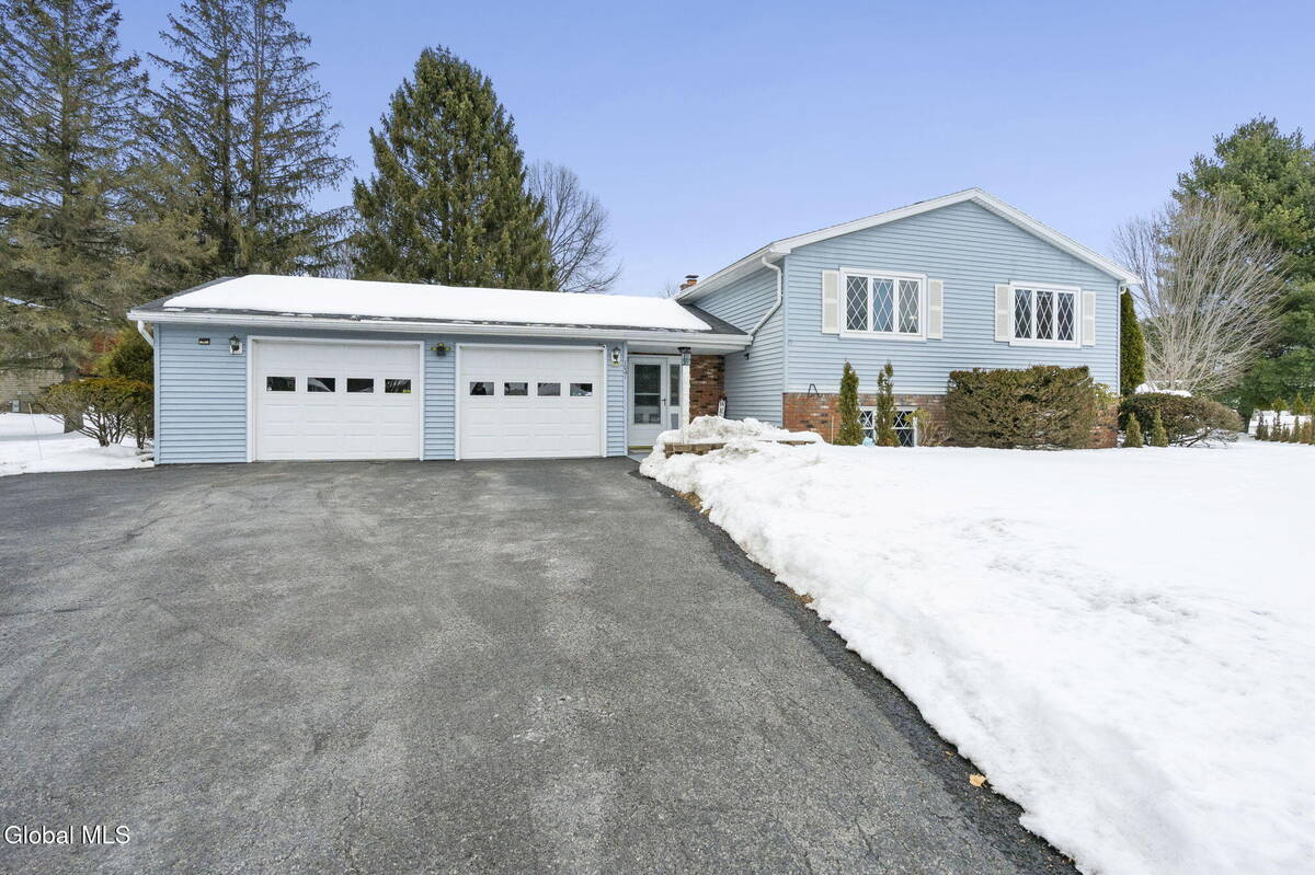 #2 photo, 1041 Gates Drive, Schenectady , NY 12306