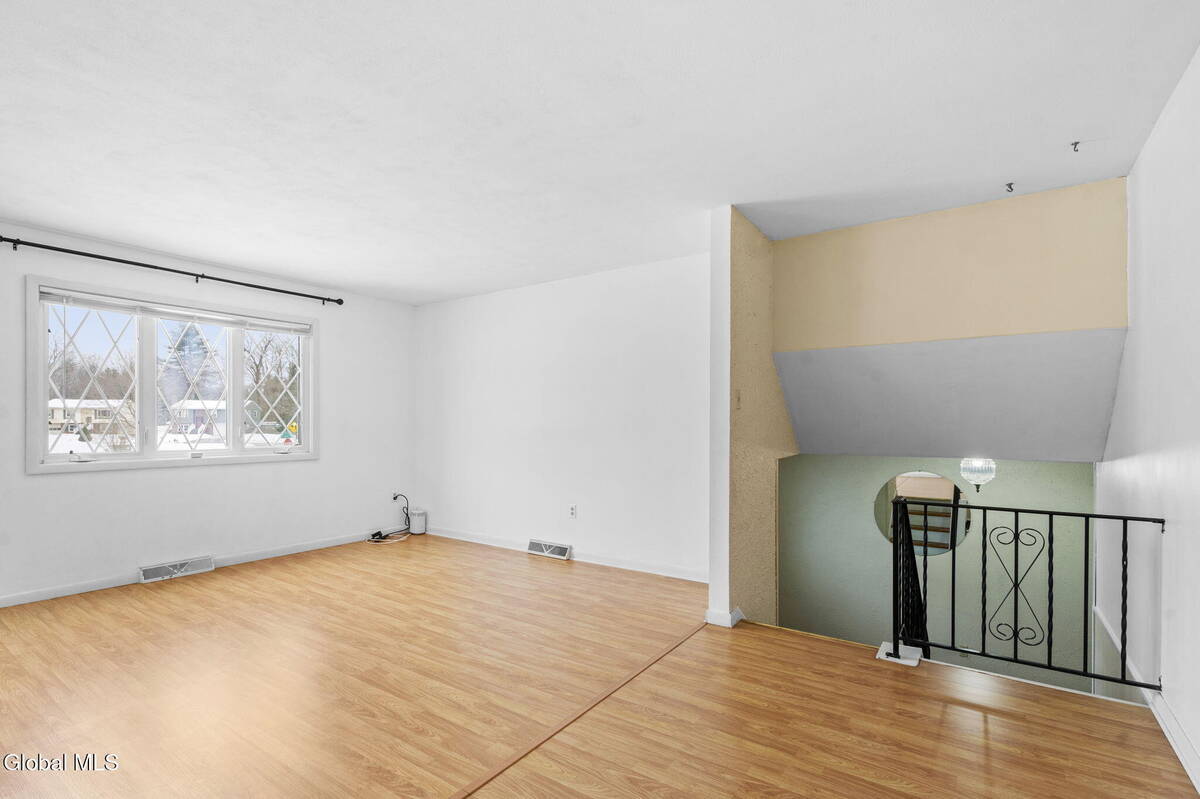 #6 photo, 1041 Gates Drive, Schenectady , NY 12306