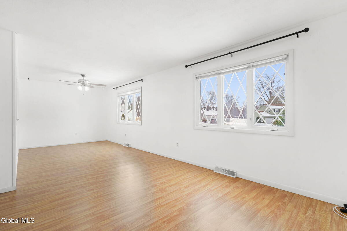 #9 photo, 1041 Gates Drive, Schenectady , NY 12306