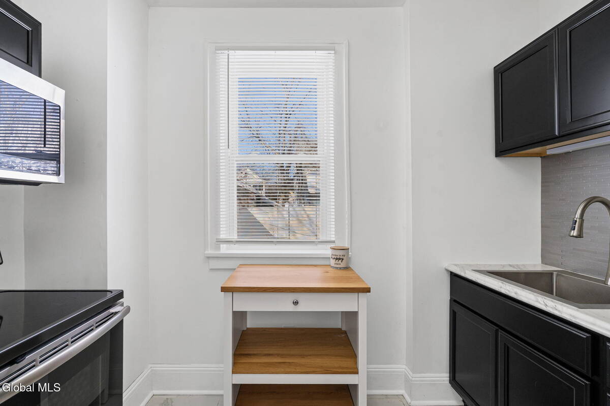 #13 photo, 10 Jesse Court, Troy , NY 12180