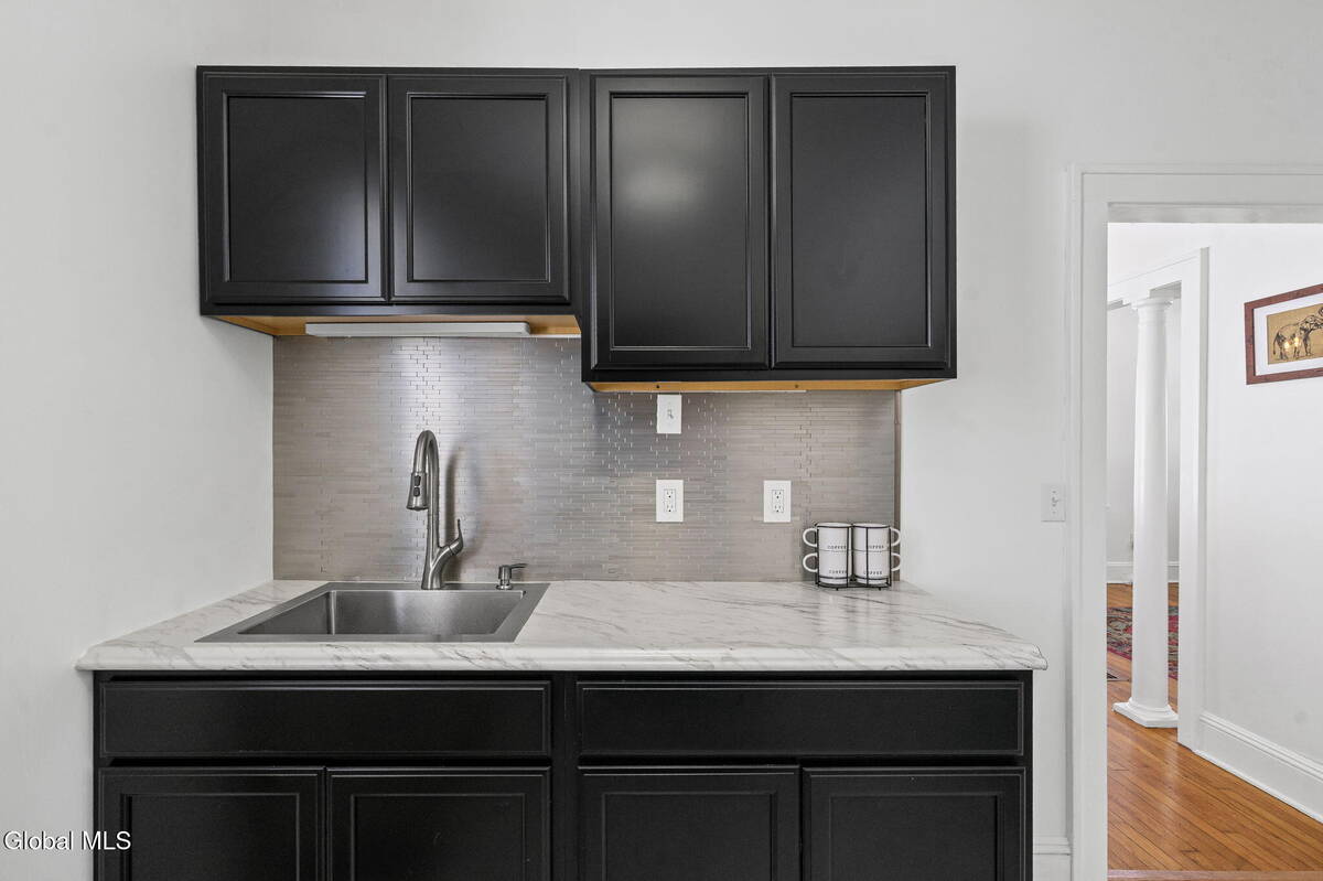 #14 photo, 10 Jesse Court, Troy , NY 12180