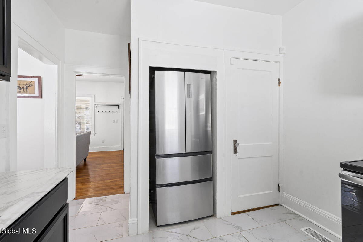 #15 photo, 10 Jesse Court, Troy , NY 12180