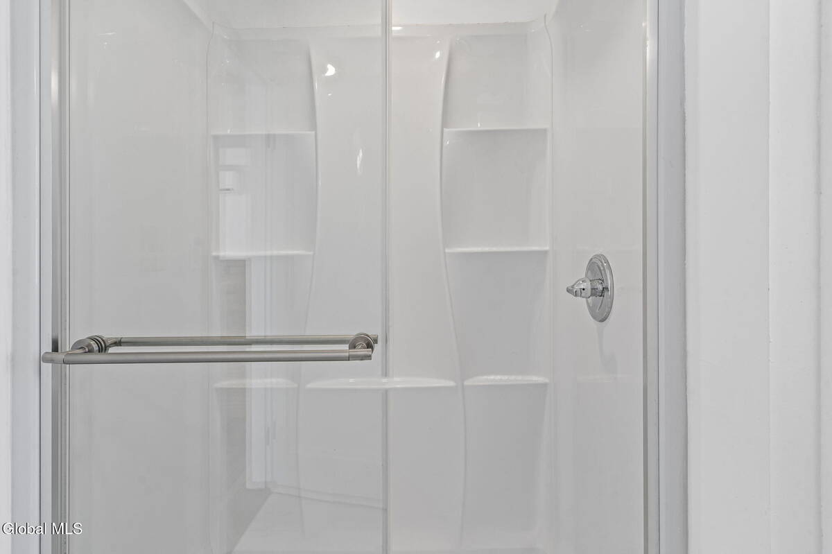 #18 photo, 10 Jesse Court, Troy , NY 12180