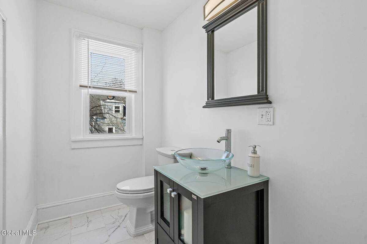 #19 photo, 10 Jesse Court, Troy , NY 12180