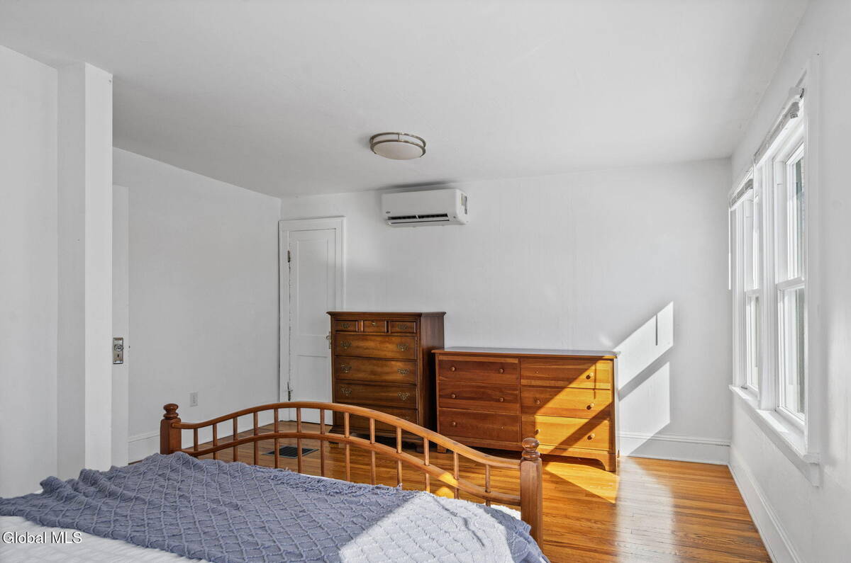 #21 photo, 10 Jesse Court, Troy , NY 12180