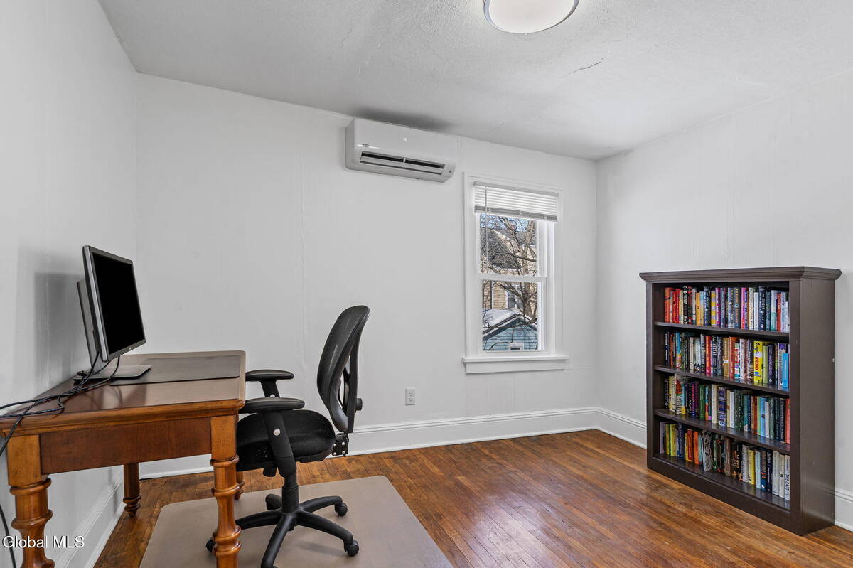 #22 photo, 10 Jesse Court, Troy , NY 12180