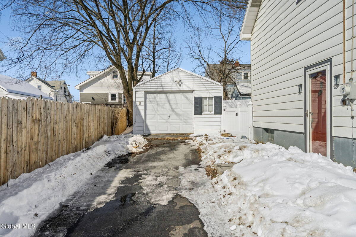 #24 photo, 10 Jesse Court, Troy , NY 12180