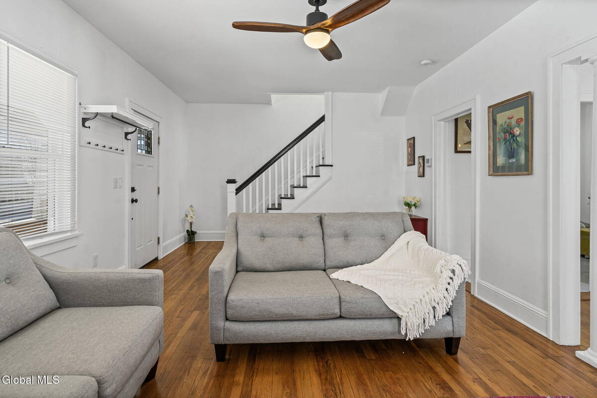 #7 photo, 10 Jesse Court, Troy , NY 12180