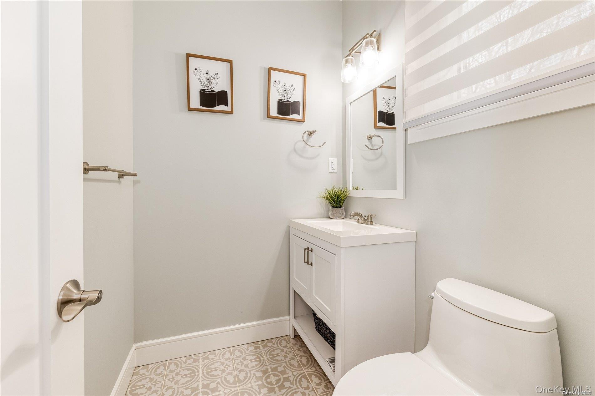 #11 photo, 72 W Marine Avenue, Lindenhurst , NY 11757