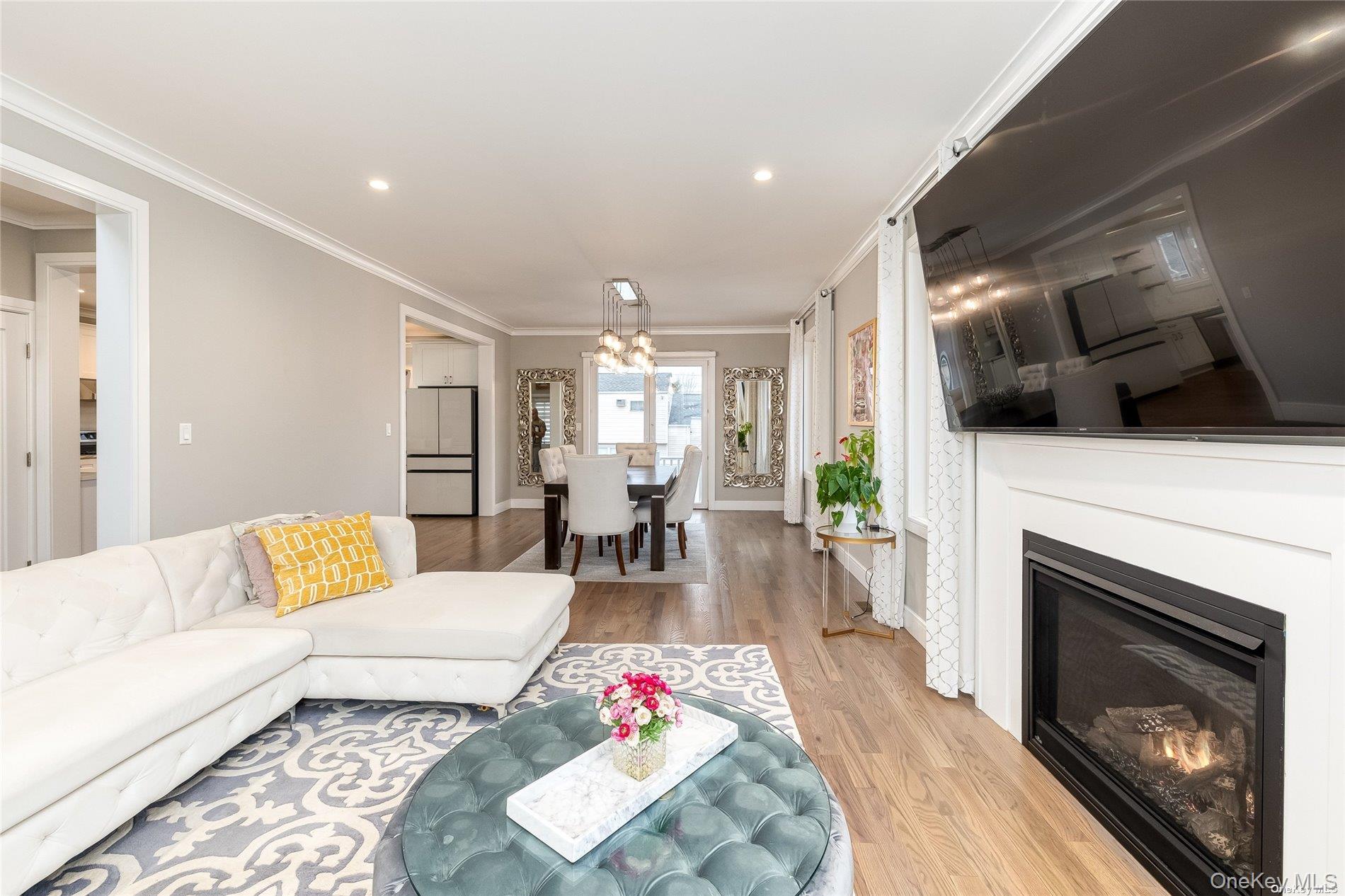 #5 photo, 72 W Marine Avenue, Lindenhurst , NY 11757