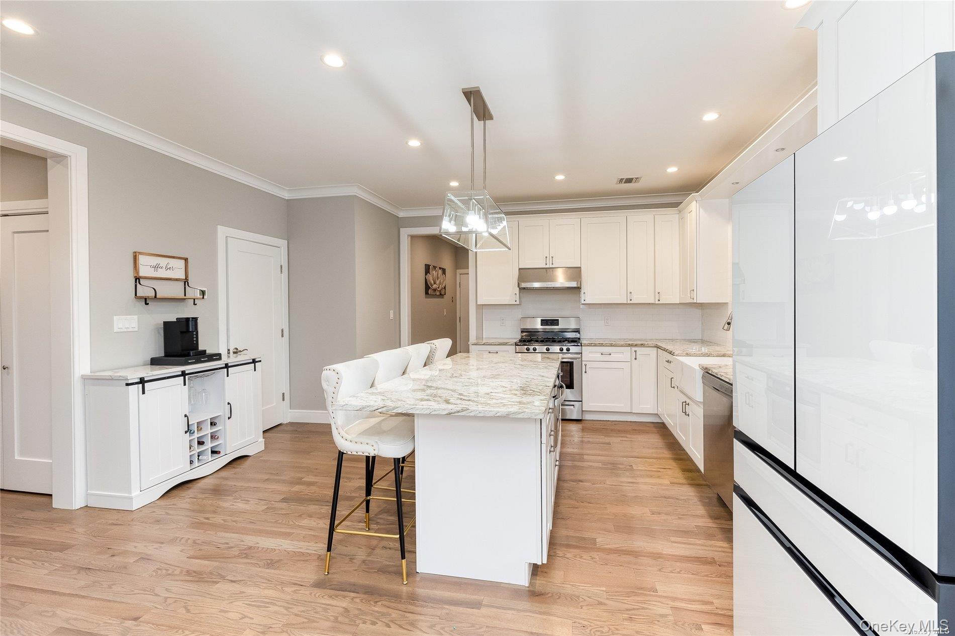 #8 photo, 72 W Marine Avenue, Lindenhurst , NY 11757