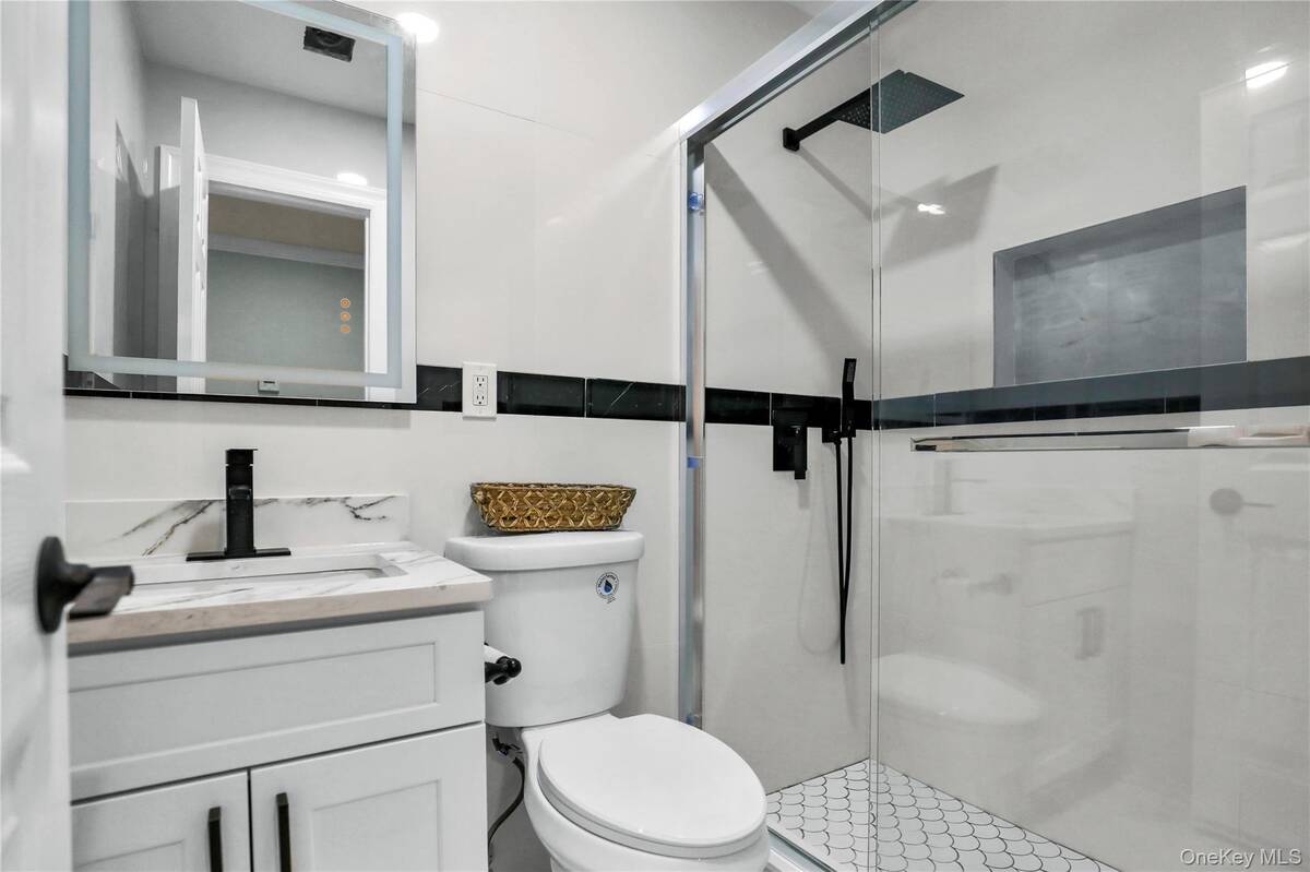 #12 photo, 45 Colony Lane, Syosset , NY 11791