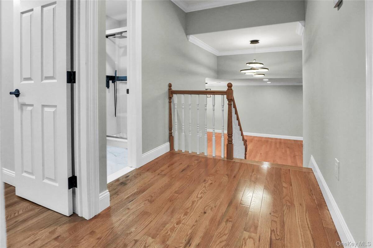 #13 photo, 45 Colony Lane, Syosset , NY 11791