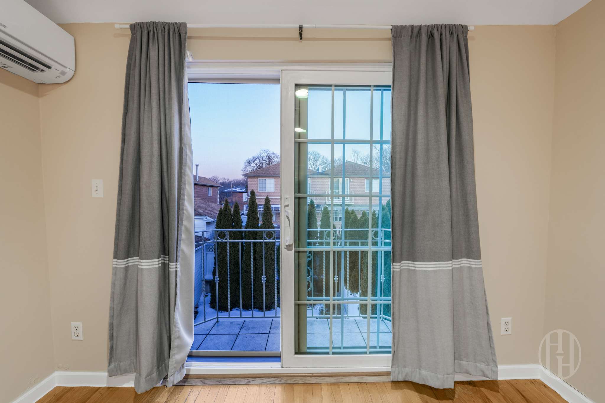 #10 photo, 88-10 70th Road, Forest Hills , NY 11375