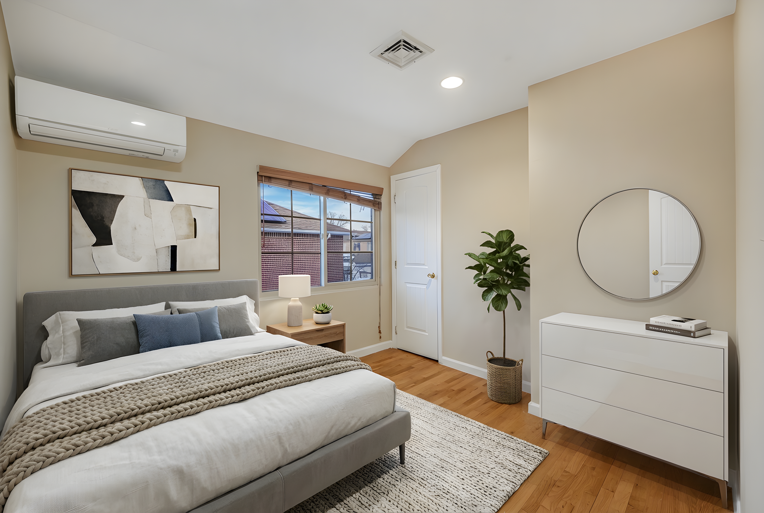 #5 photo, 88-10 70th Road, Forest Hills , NY 11375