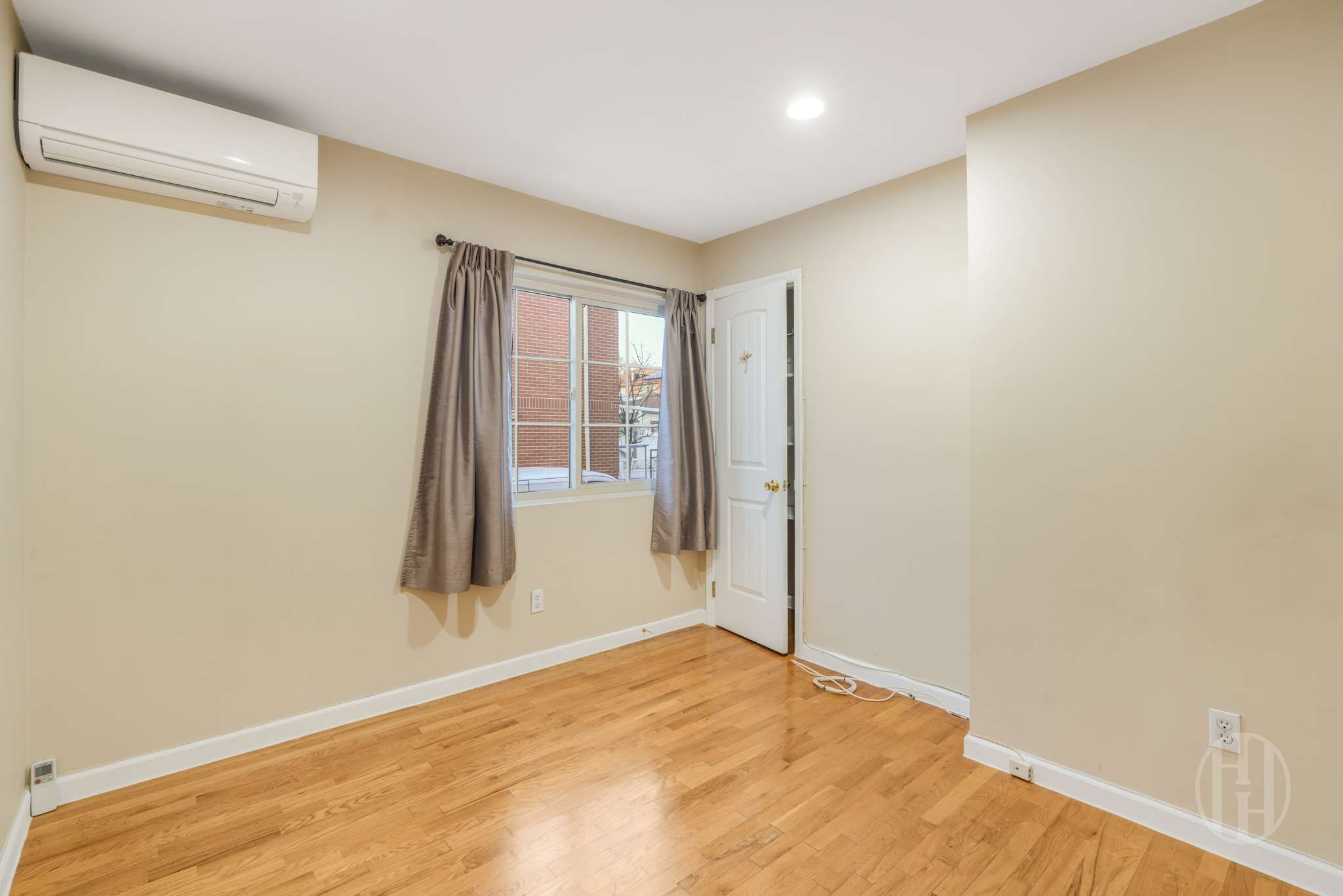 #14 photo, 88-10 70th Road, Forest Hills , NY 11375