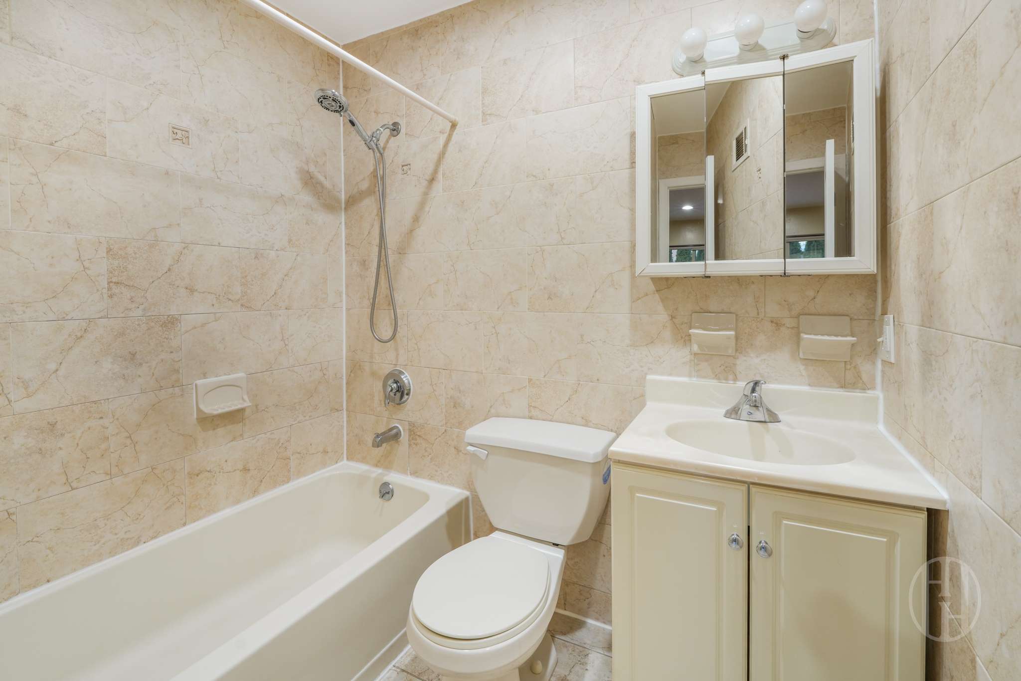 #16 photo, 88-10 70th Road, Forest Hills , NY 11375