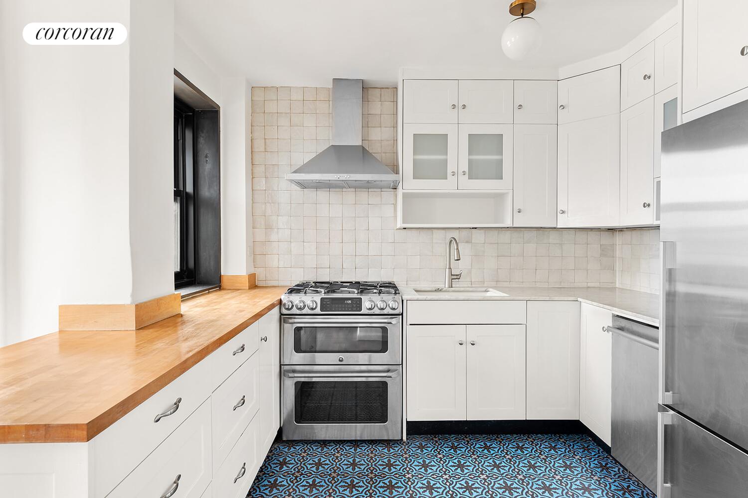 #4 photo, 210 CLINTON Avenue, Clinton Hill , NY 11205