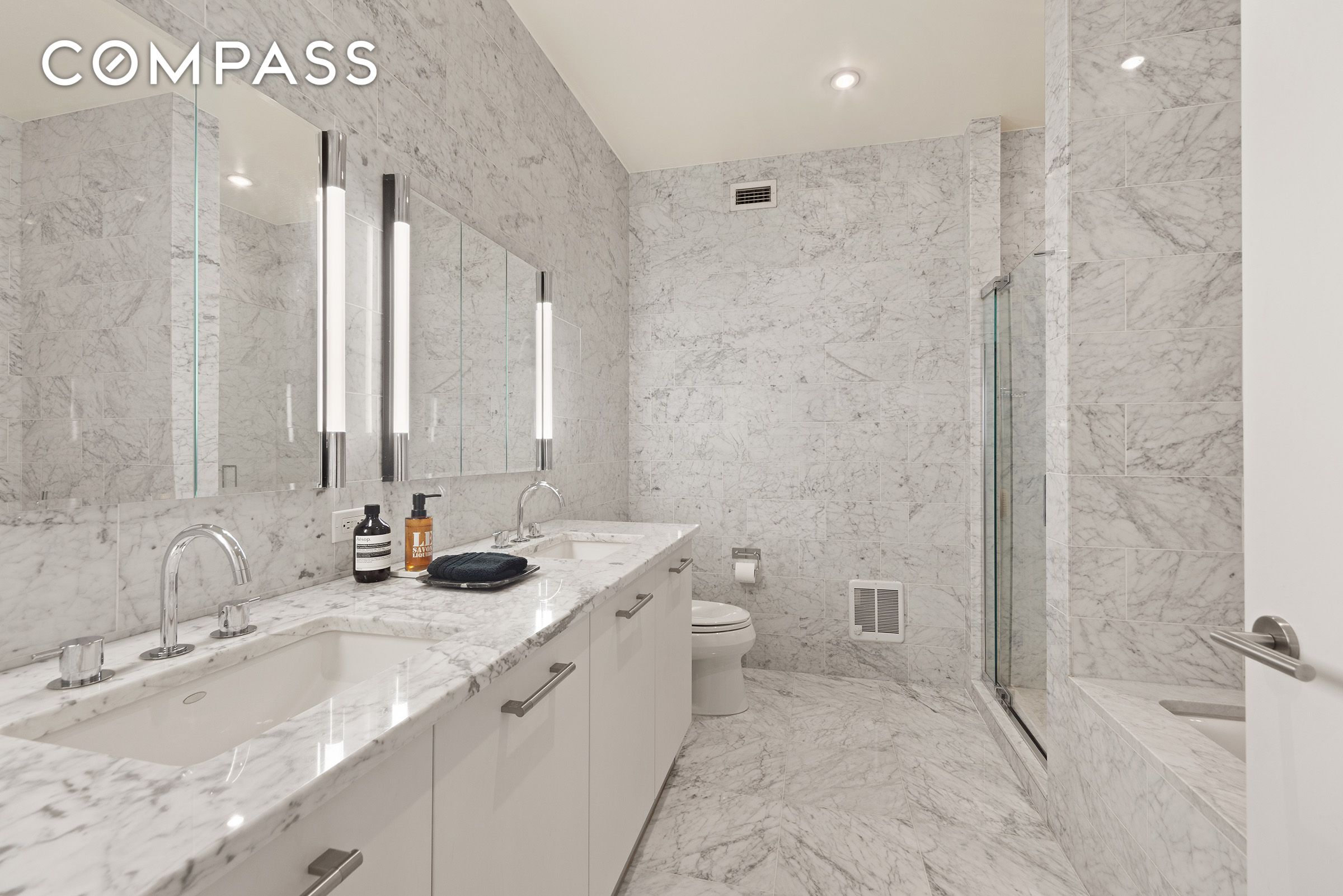 #20 photo, 130 Fulton Street, Financial District , NY 10038