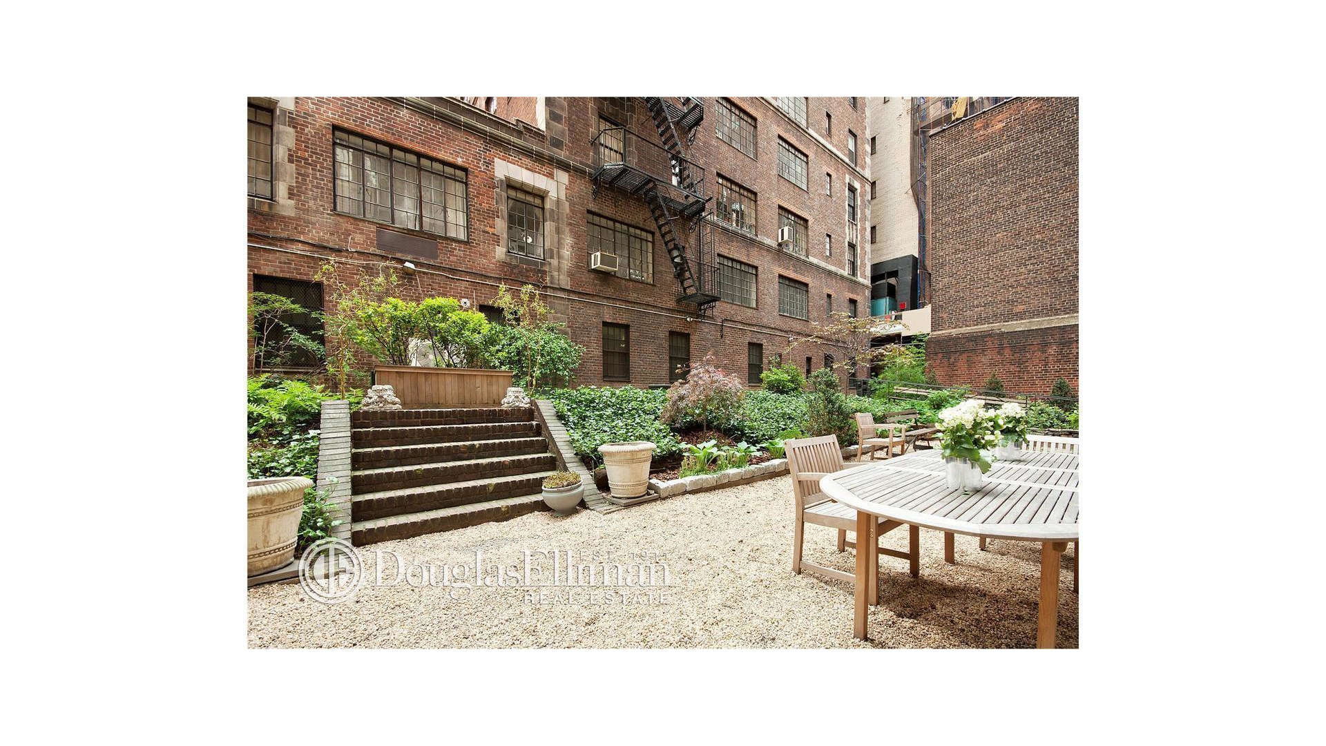 #11 photo, 320 E 42ND Street, Murray Hill , NY 10017