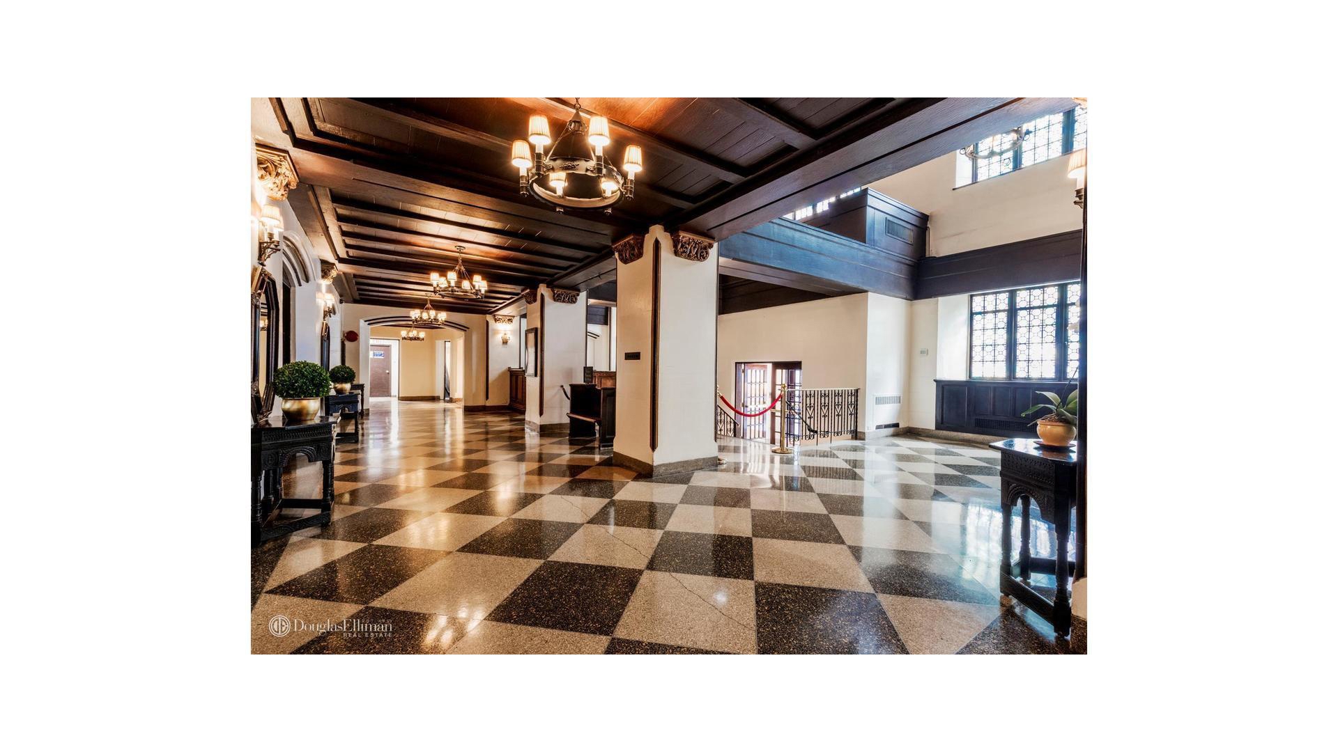 #8 photo, 320 E 42ND Street, Murray Hill , NY 10017