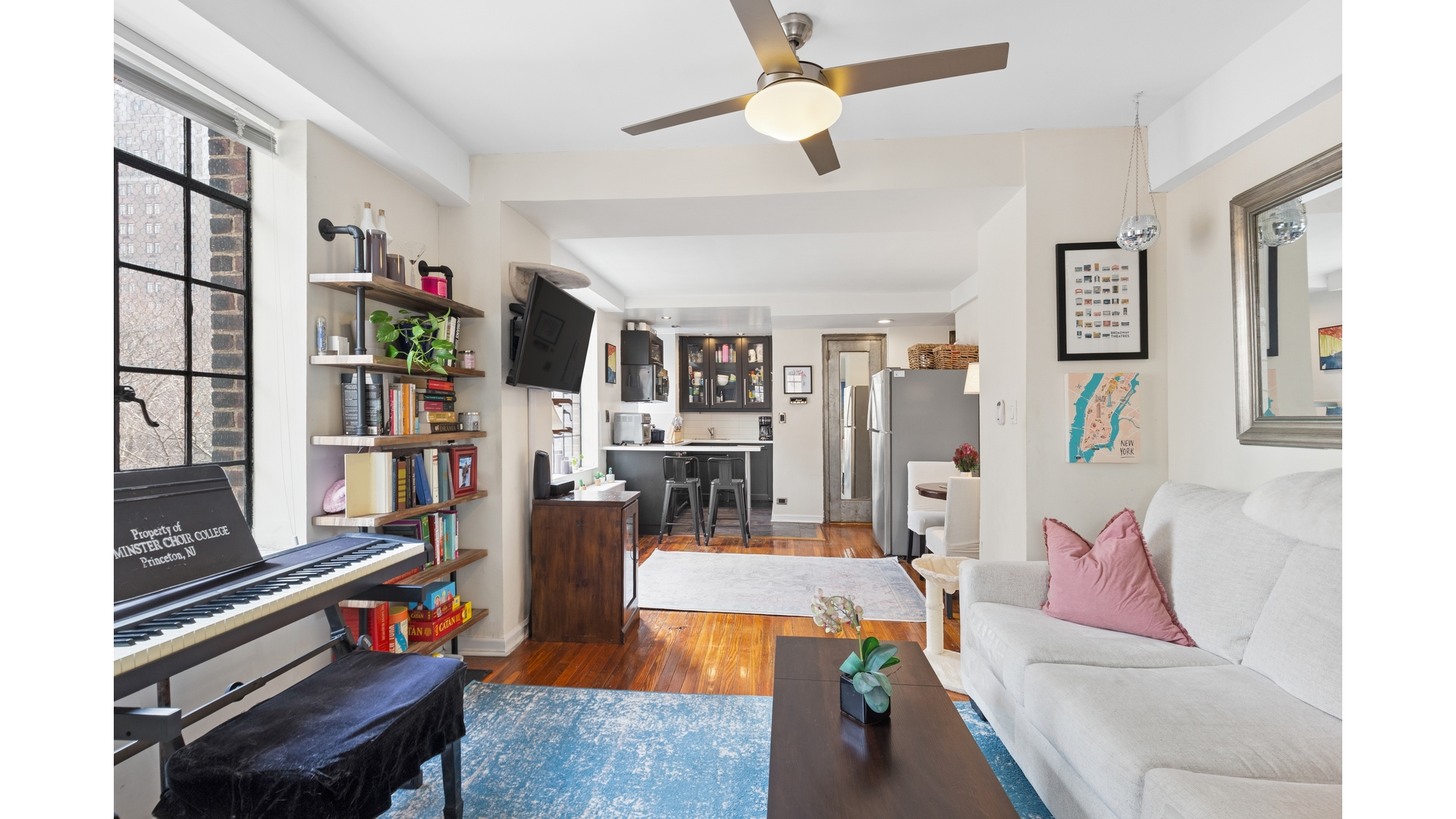 #9 photo, 320 E 42ND Street, Murray Hill , NY 10017