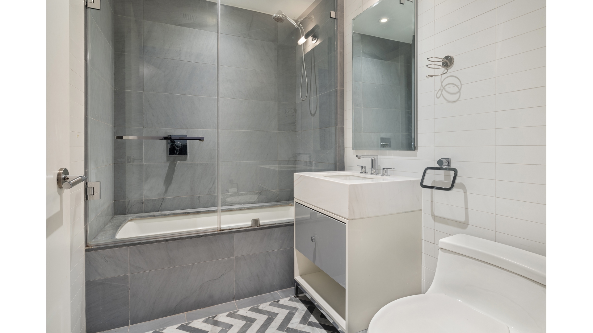 #11 photo, 261 W 25TH Street, Chelsea , NY 10001