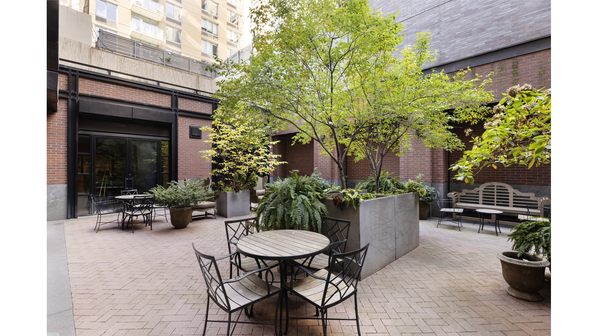 #15 photo, 261 W 25TH Street, Chelsea , NY 10001