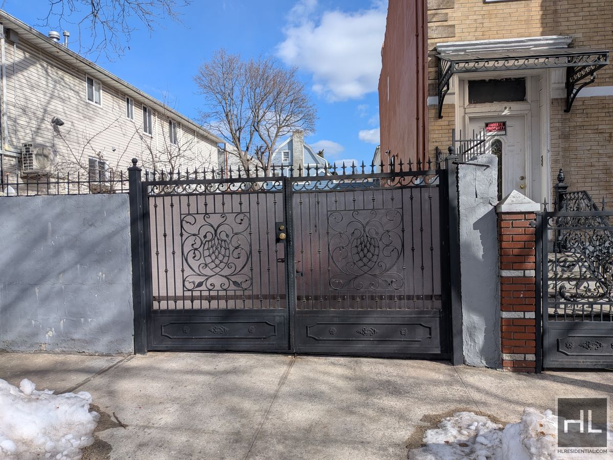 #6 photo, 335 Jerome Street, East New York , NY 11207