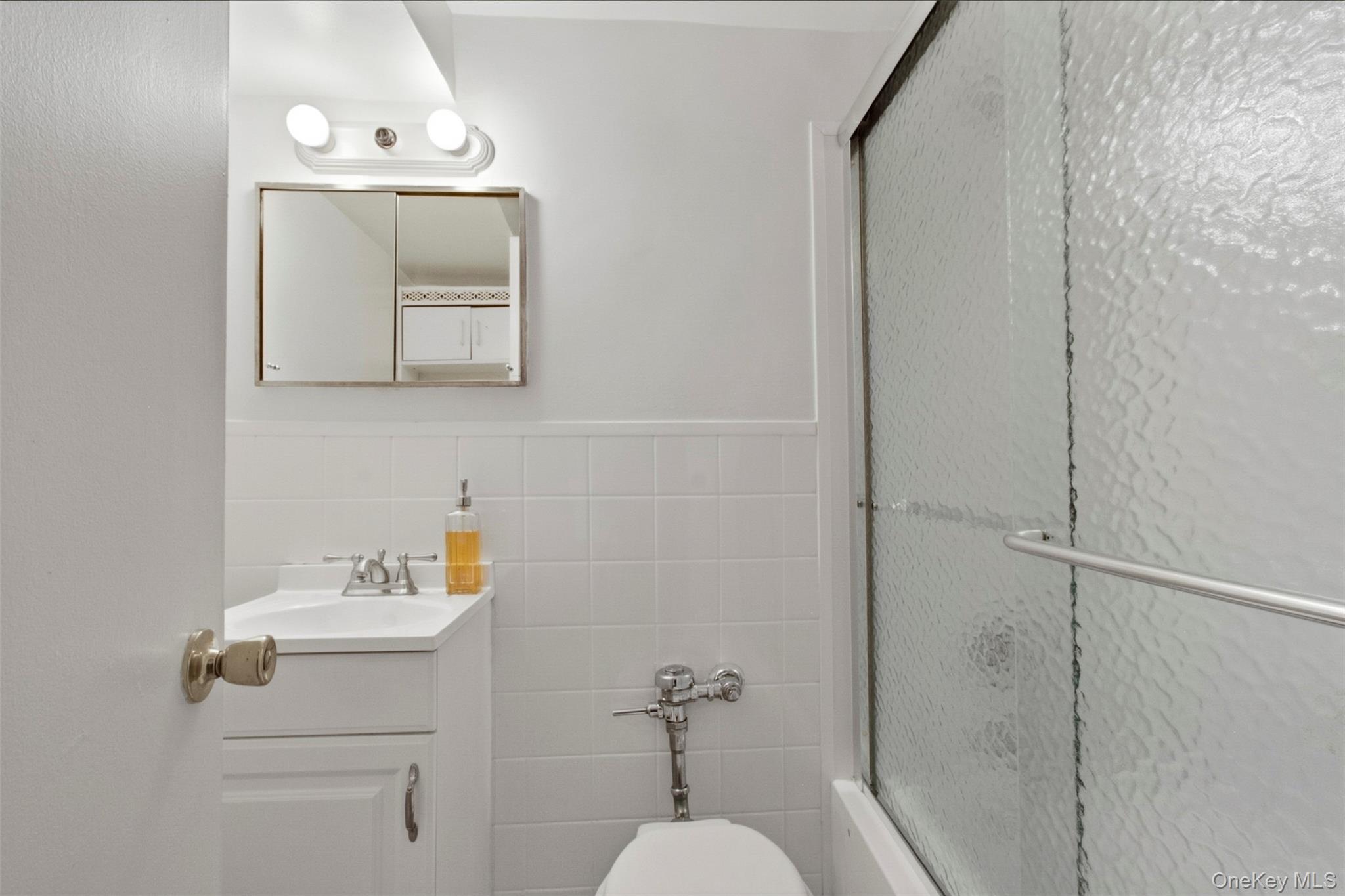 #10 photo, 10 Old Mamaroneck Road, White Plains , NY 10605